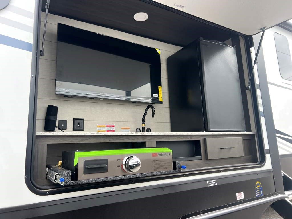 2026 VENTURE RV SPORTTREK 353VRK - Image 5