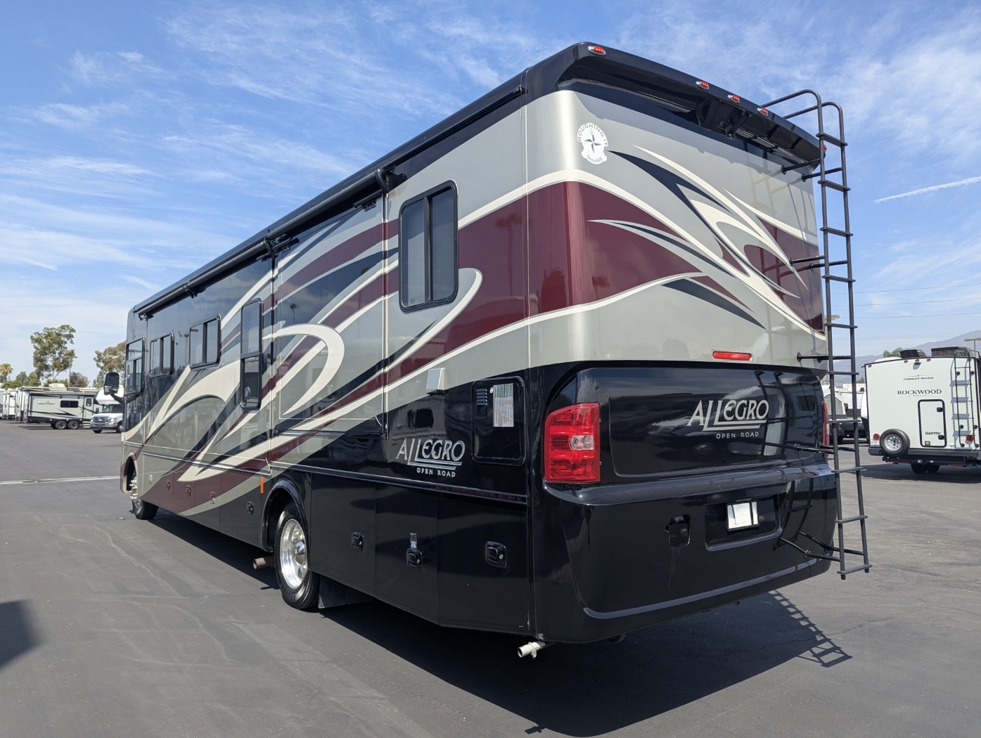2014 Tiffin Allegro 36 LA - Image 4