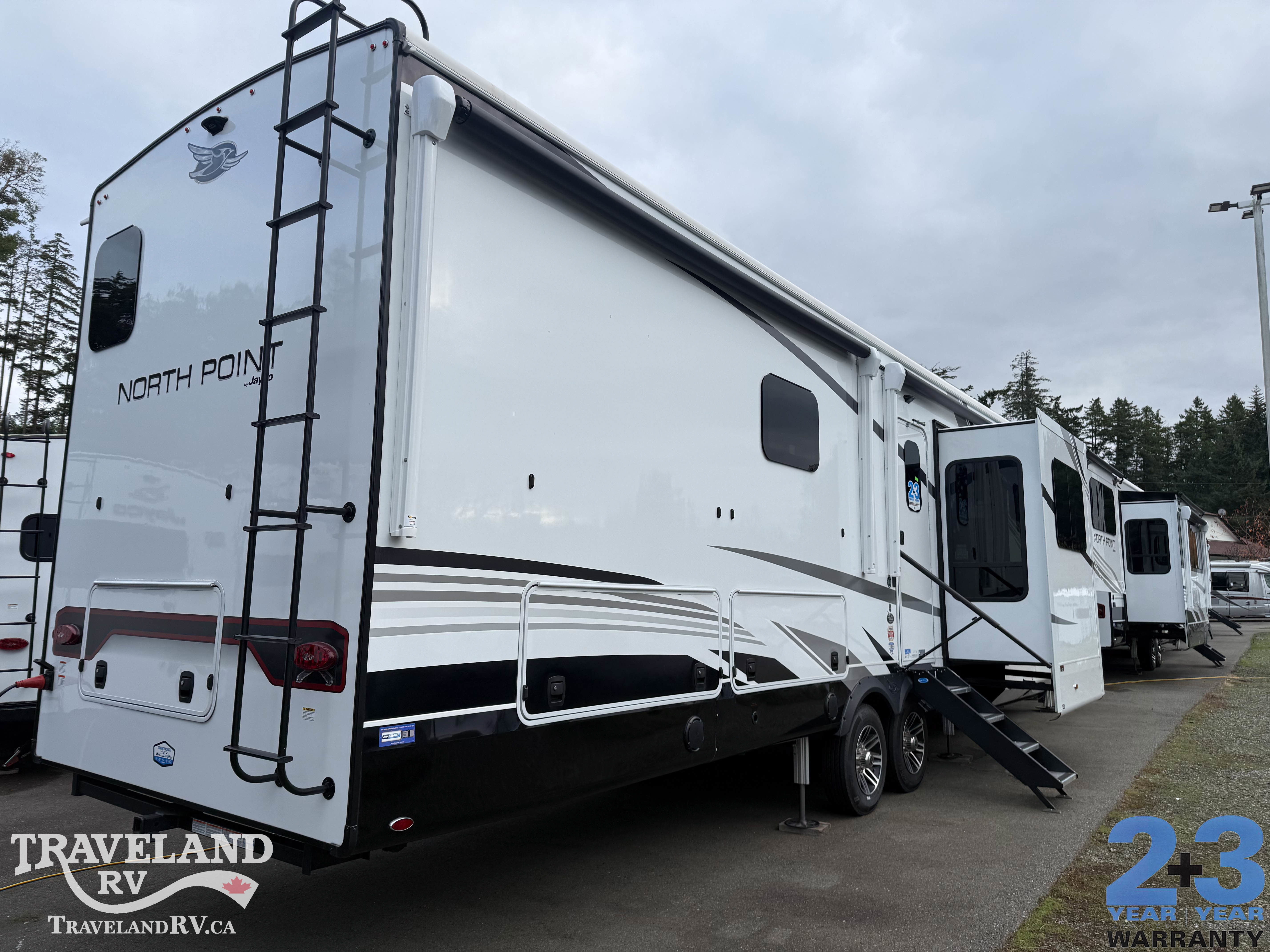 2025 Jayco North Point 382FLRB - Image 5