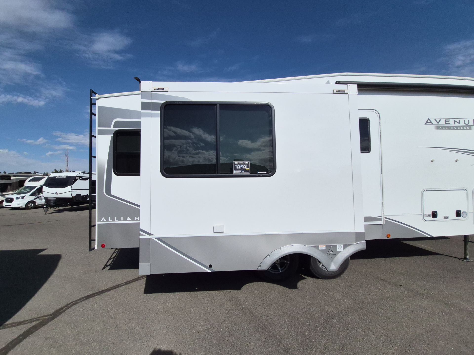 2026 Alliance RV Avenue 25RL - Image 25
