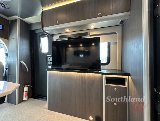 2026 Airstream Atlas Advanced Power Plus - Image 25