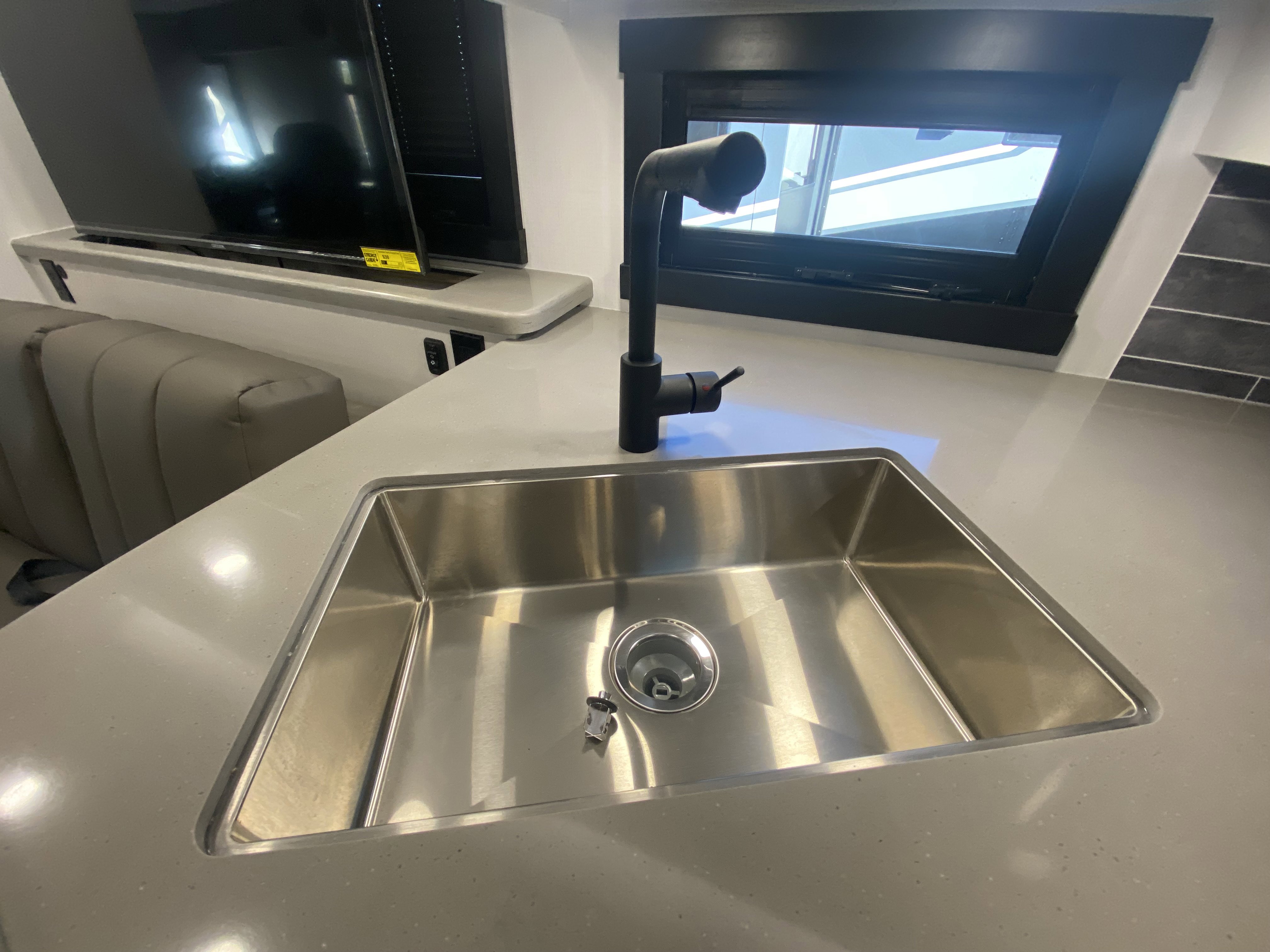 2026 JAYCO PRECEPT 34G - Image 29
