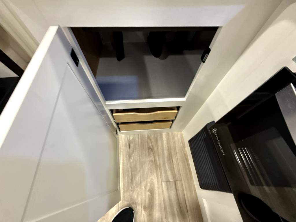 2027 VENTURE RV SPORTTREK STINGER 232VRL - Image 16