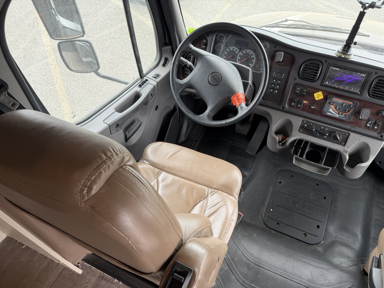 2019 Jayco Seneca 37K - Image 5