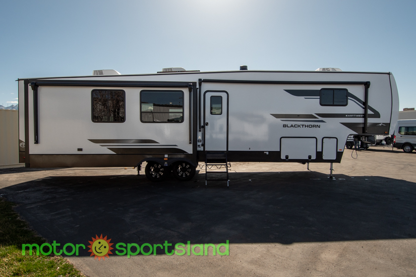 2026 Forest River Blackthorn 3750LK - Image 3