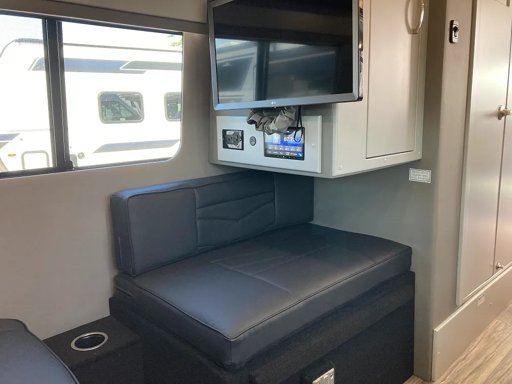 2024 Holiday Rambler Xpedition SL4E - Image 32