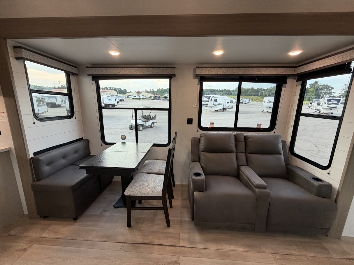 2027 JAYCO JAY FLIGHT BUNGALOW 404LOFT - Image 14