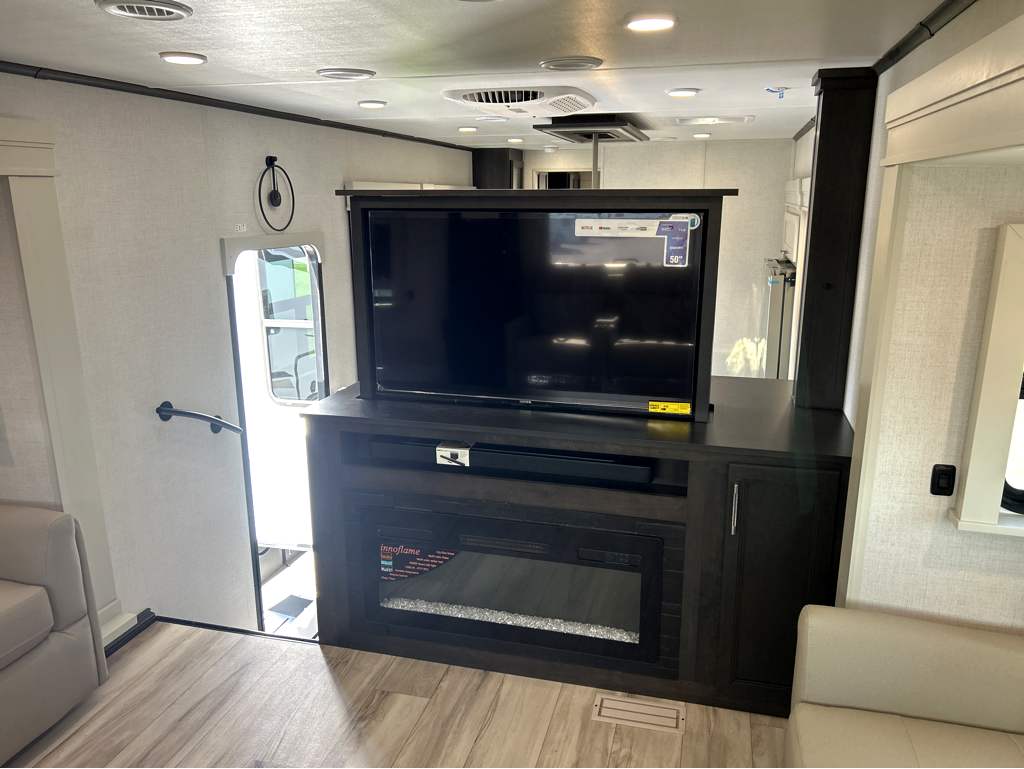 2026 Keystone ALPINE 3710FL - Image 18
