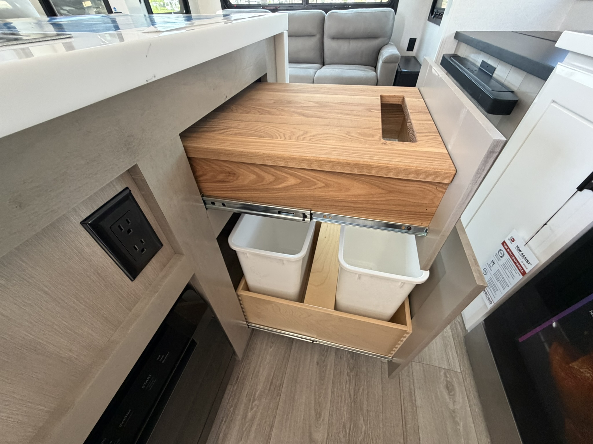 2027 JAYCO PINNACLE 32RLTS - Image 36
