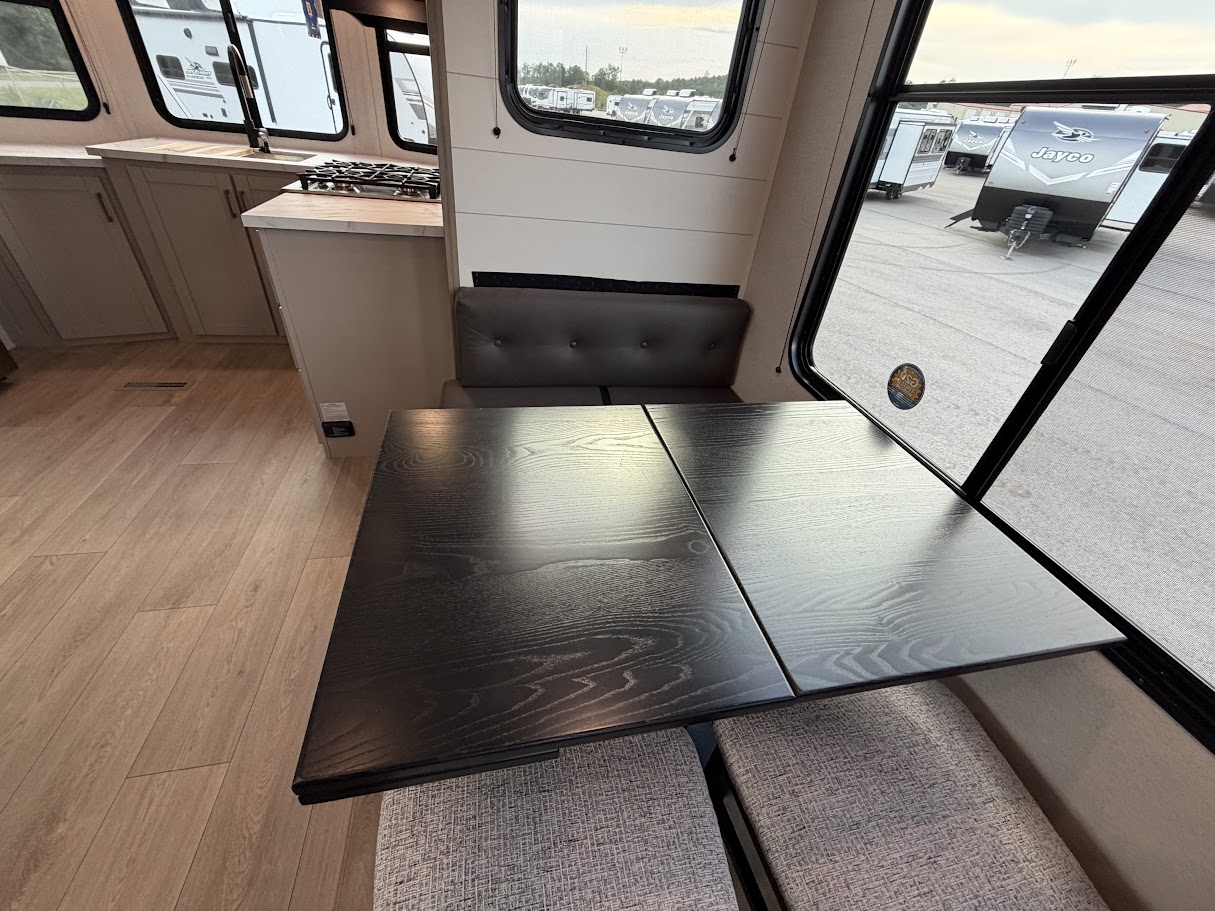 2027 JAYCO JAY FLIGHT BUNGALOW 404LOFT - Image 16