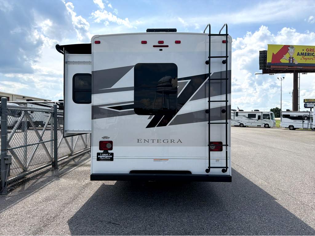 2027 ENTEGRA COACH ODYSSEY 29V - Image 4