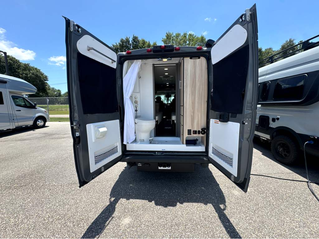 2027 ENTEGRA COACH ETHOS 20T - Image 8
