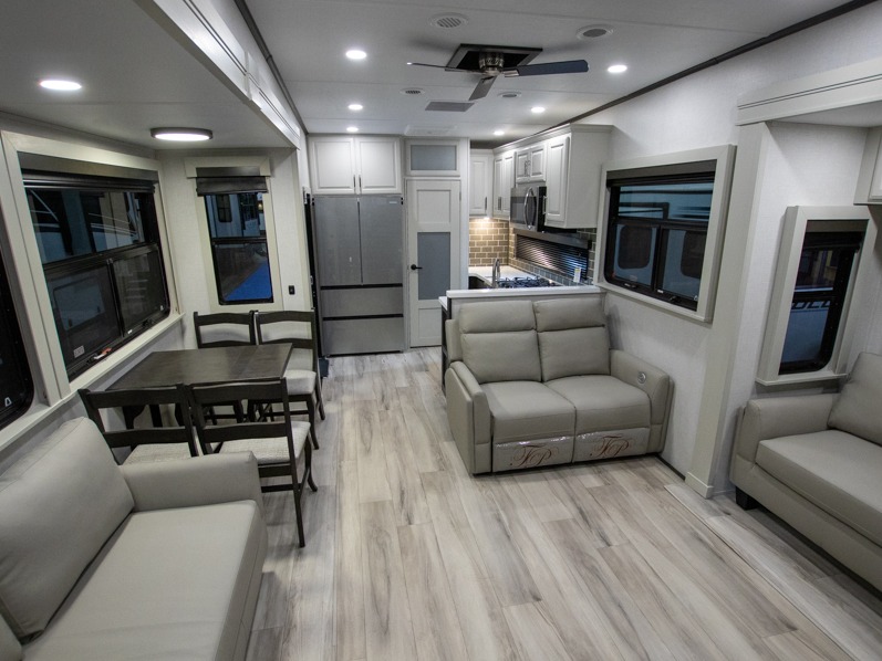 2025 Keystone Alpine 3910RK - Image 25
