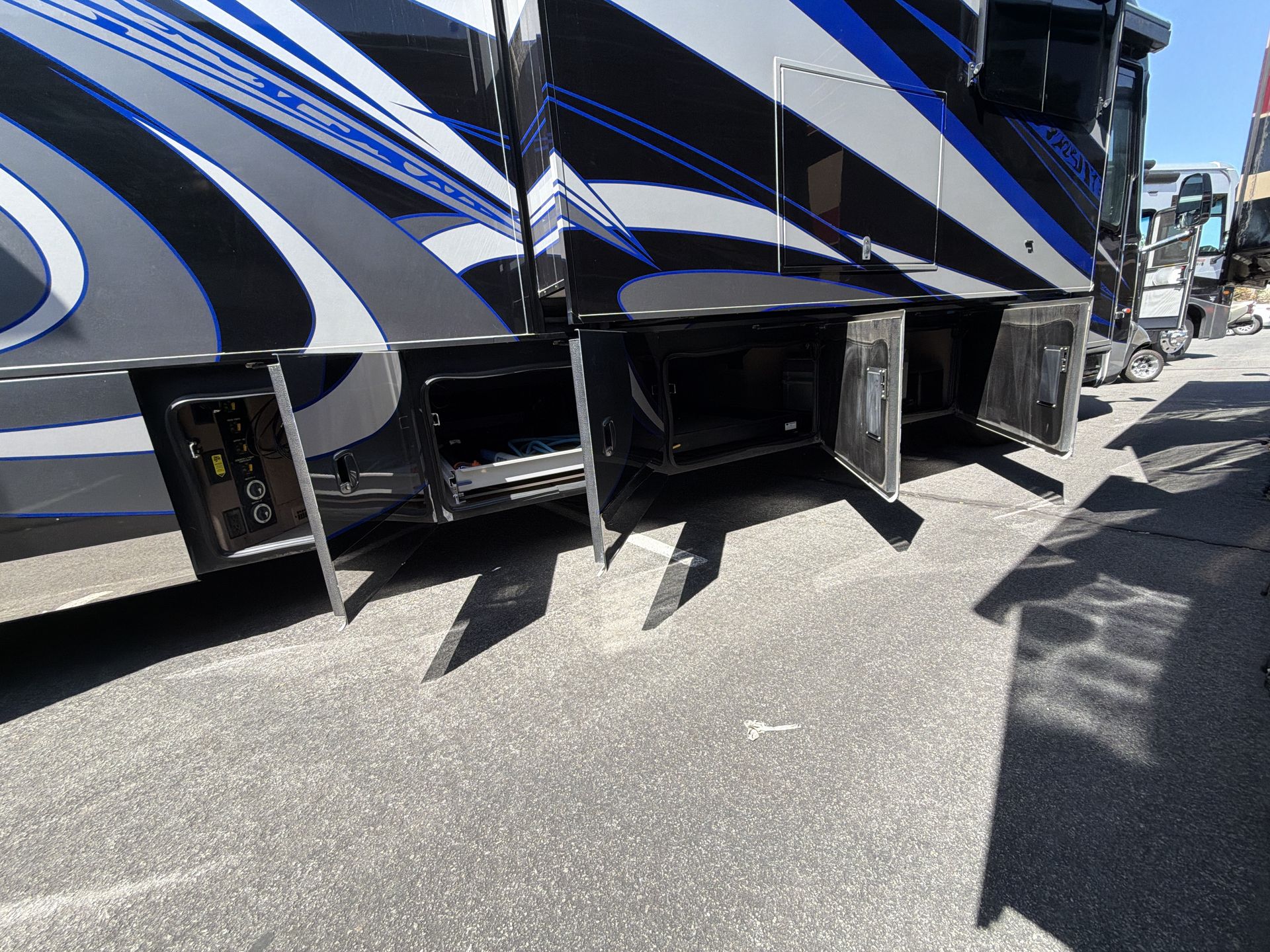 2017 Entegra Coach Anthem 44DLQ - Image 13