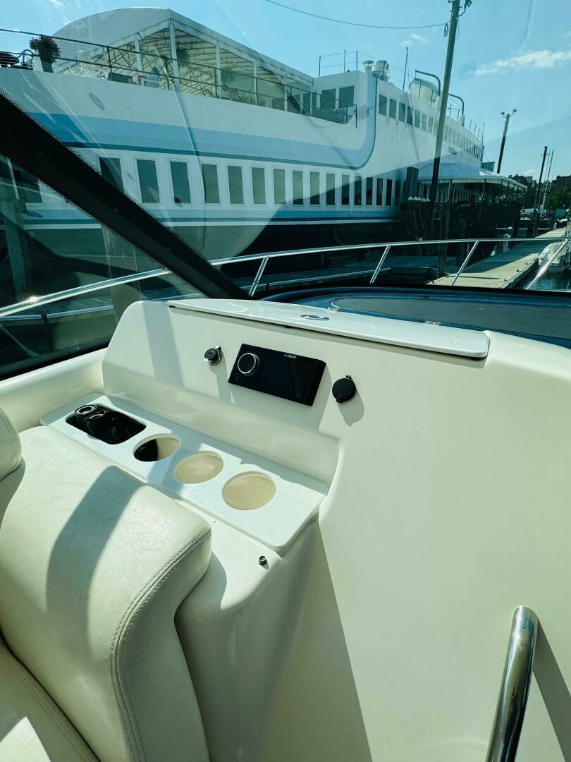 2007 Tiara Yachts 3900 Sovran - Image 6