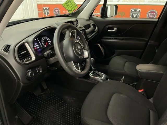 2023 Jeep Renegade Utility 4D Latitude 4WD - Image 12