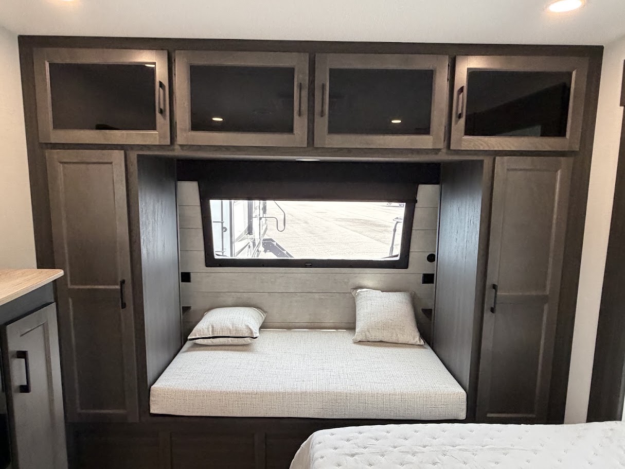2027 VENTURE RV SPORTTREK 292VRB - Image 65