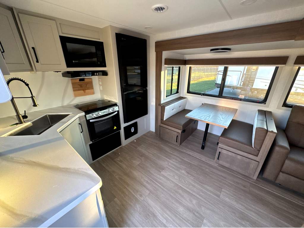 2027 VENTURE RV SPORTTREK 272VRK - Image 10