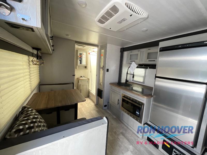 2023 FOREST RIVER 19RBM - Image 5