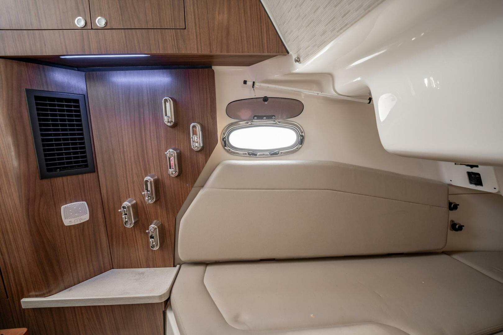 2018 Boston Whaler 380 Outrage - Image 21