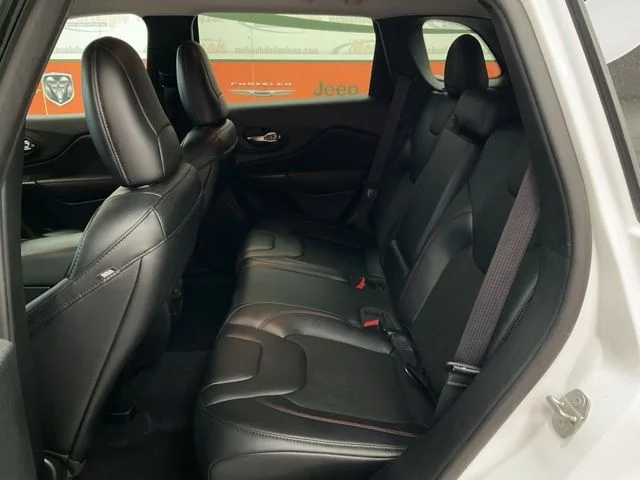 2022 Jeep Grand-Cherokee-L Laredo Altitude 4x4 - Image 22