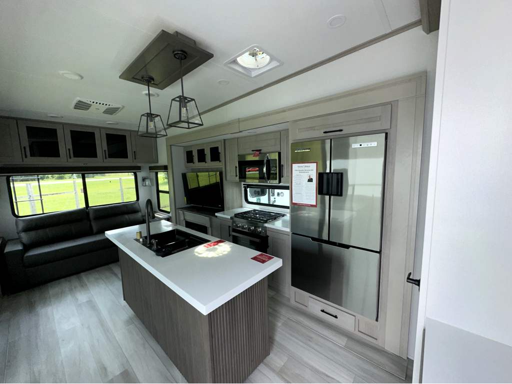 2026 GRAND DESIGN INFLUENCE 2903RL - Image 9