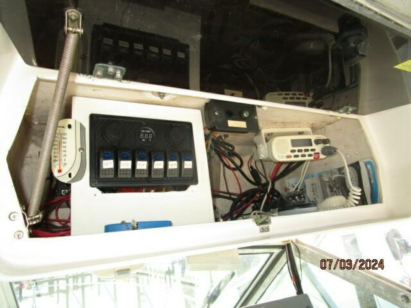 1996 Wellcraft 3300 Coastal - Image 32
