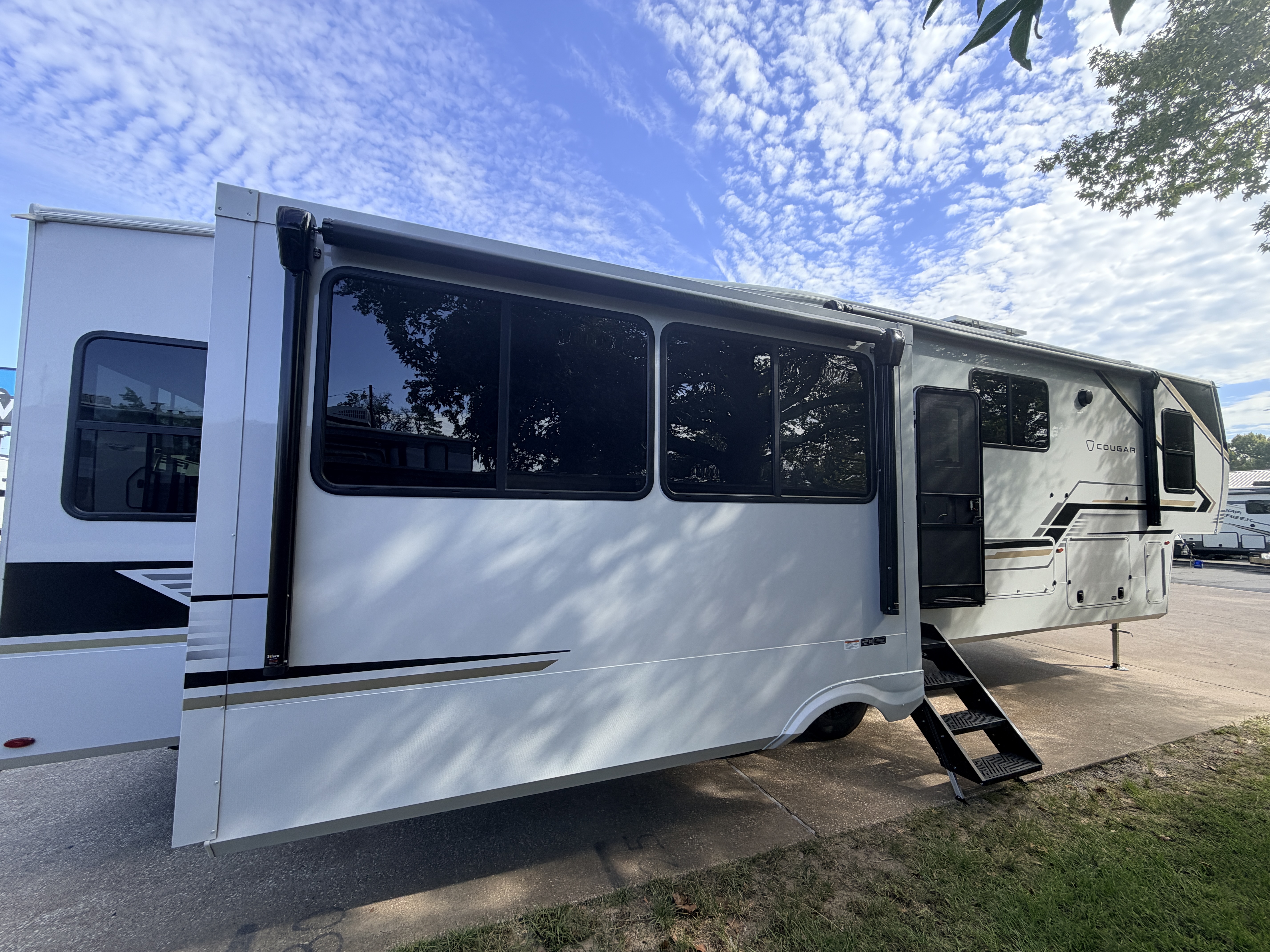 2027 Keystone Cougar 360MBI - Image 8