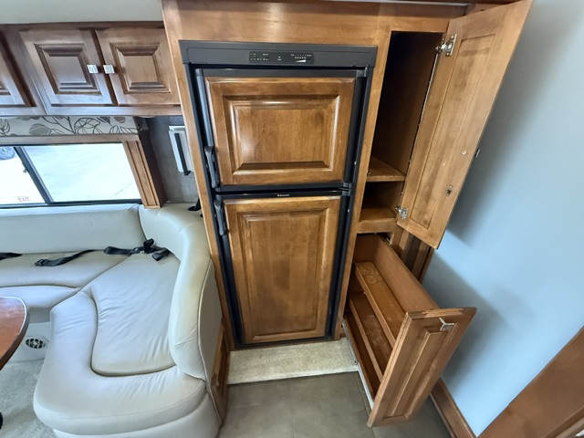 2013 Tiffin Allegro Breeze 32 BR - Image 26