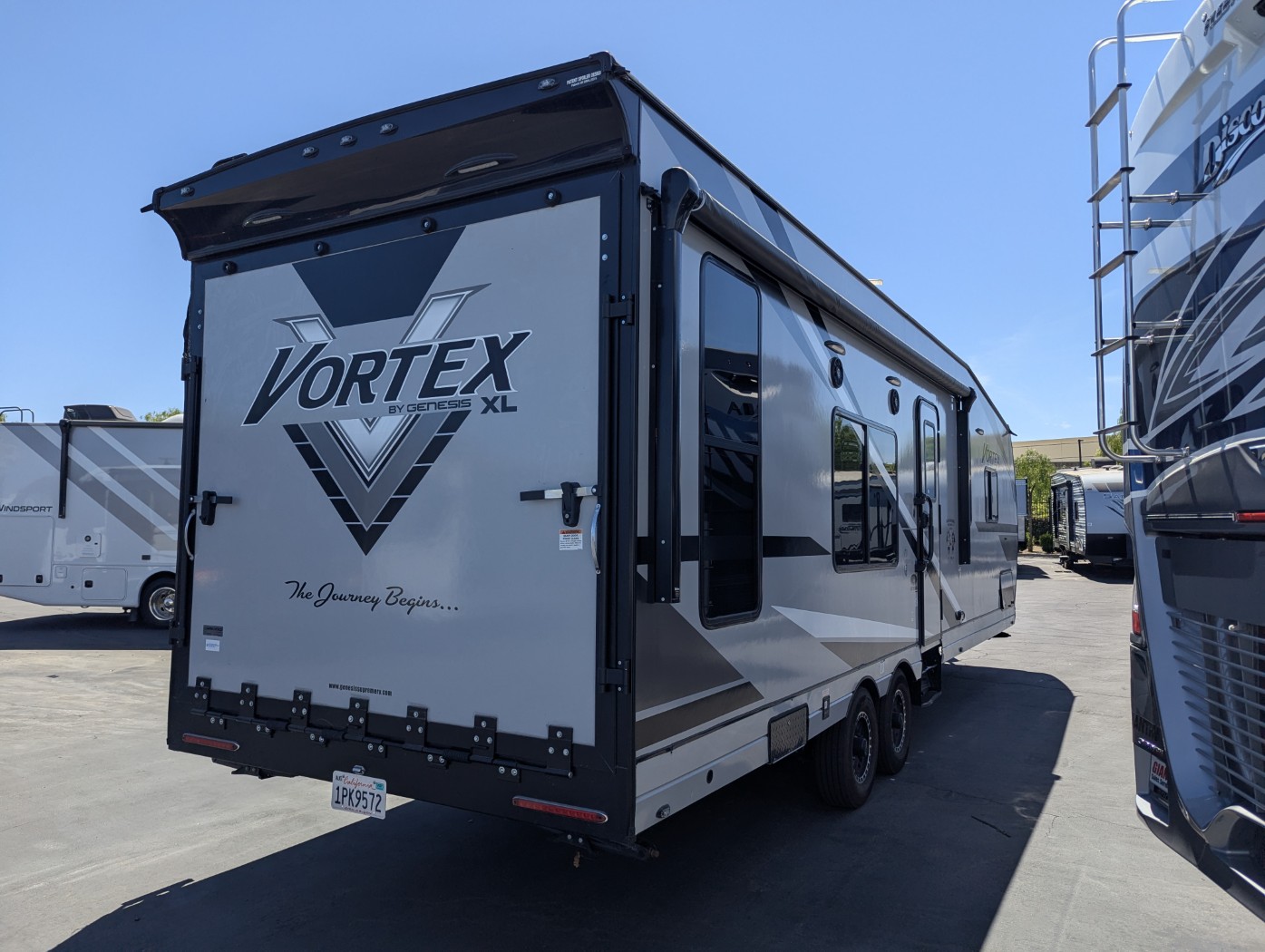 2025 Genesis Supreme Vortex V2715FSXL - Image 10