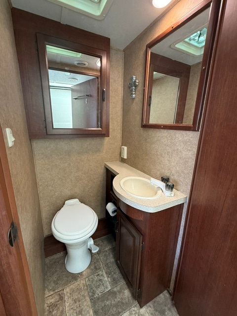 2015 Forest River Sunseeker 3010DS - Image 12