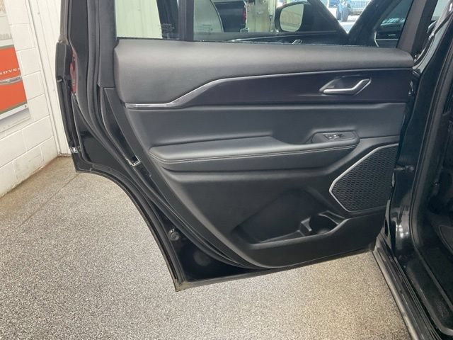 2022 Jeep Grand Cherokee L Utility 4D Laredo 4WD - Image 19