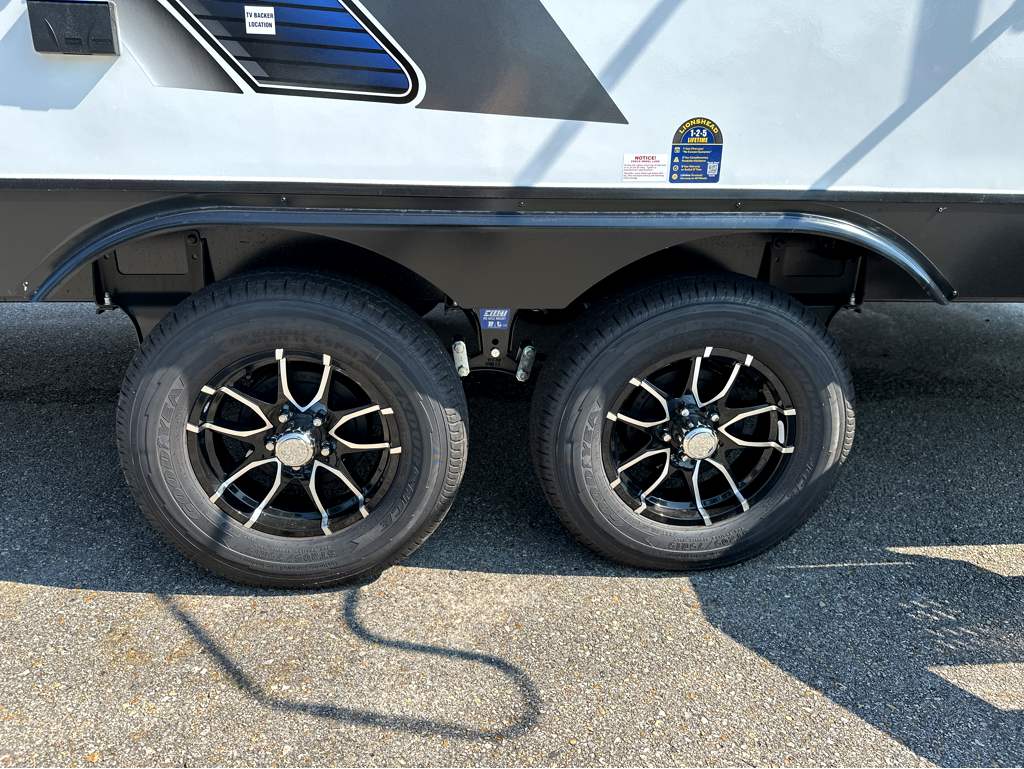 2026 VENTURE RV SPORTTREK 251VFK - Image 7