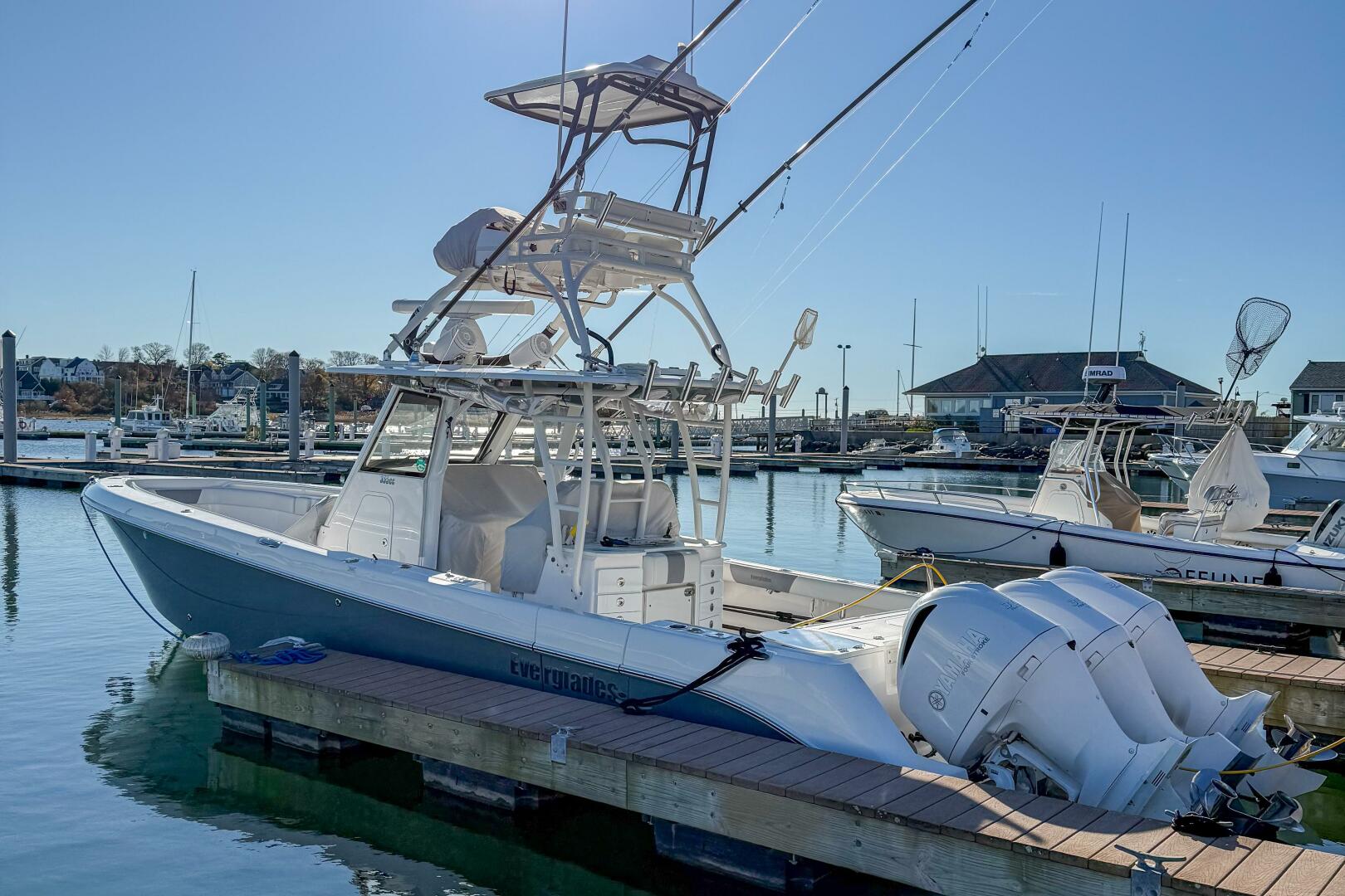 2017 Everglades 355 CC - Image 5