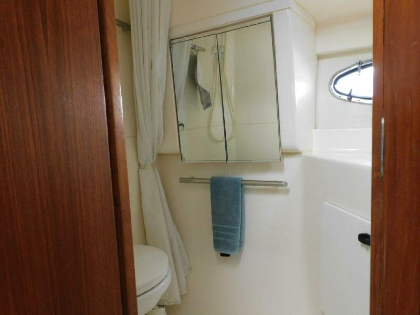 1995 Tiara Yachts 3500 Express - Image 17