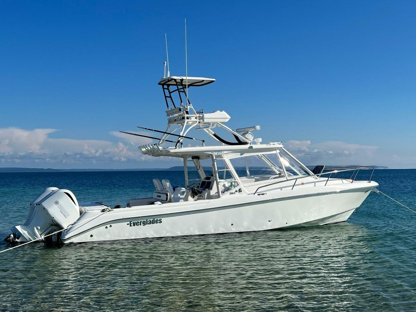 2012 Everglades 350 LX - Image 1