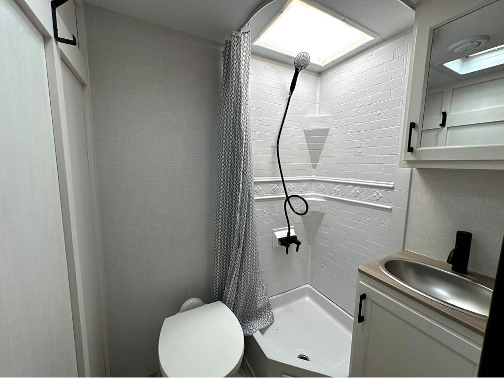 2027 VENTURE RV SPORTTREK STINGER 222VUD - Image 21