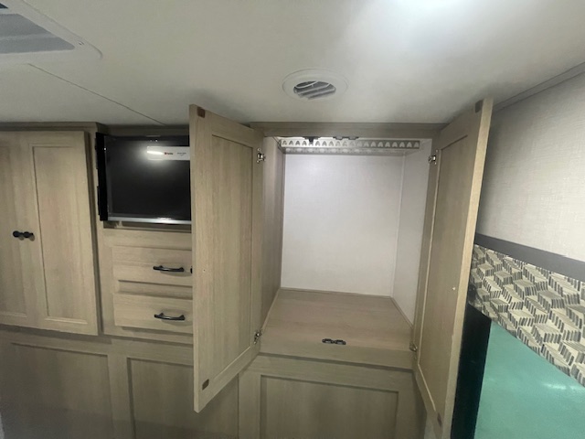 2026 SUNSEEKER 2860 DSF - Image 23