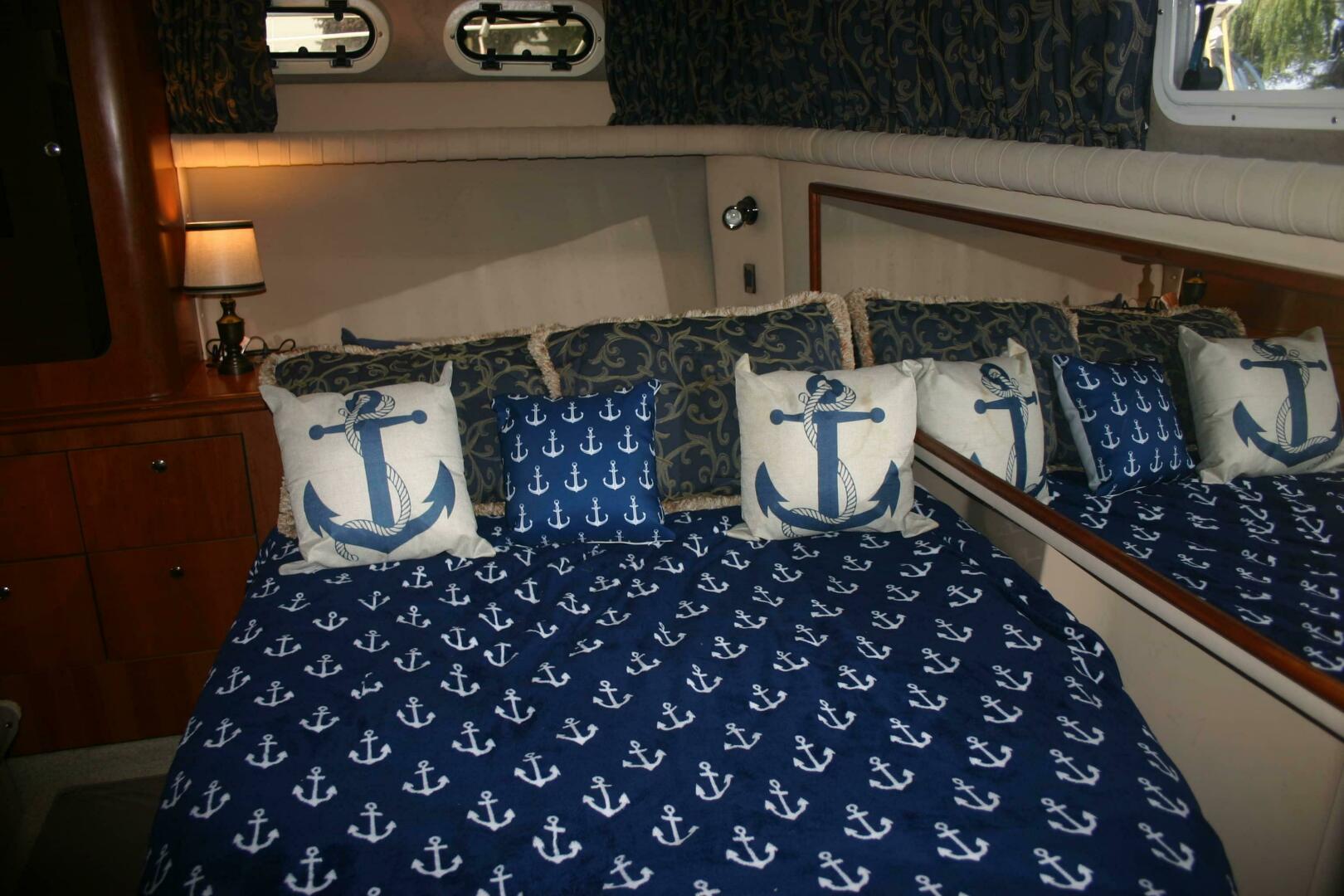 2001 Cruisers Yachts 3750 Motor Yacht - Image 13