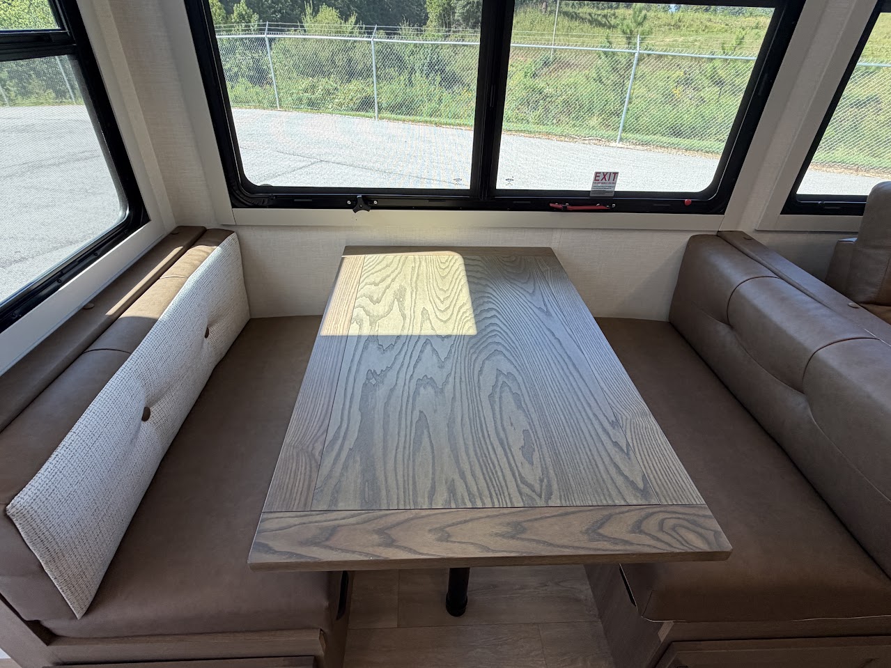 2027 VENTURE RV SPORTTREK 343VIB - Image 21