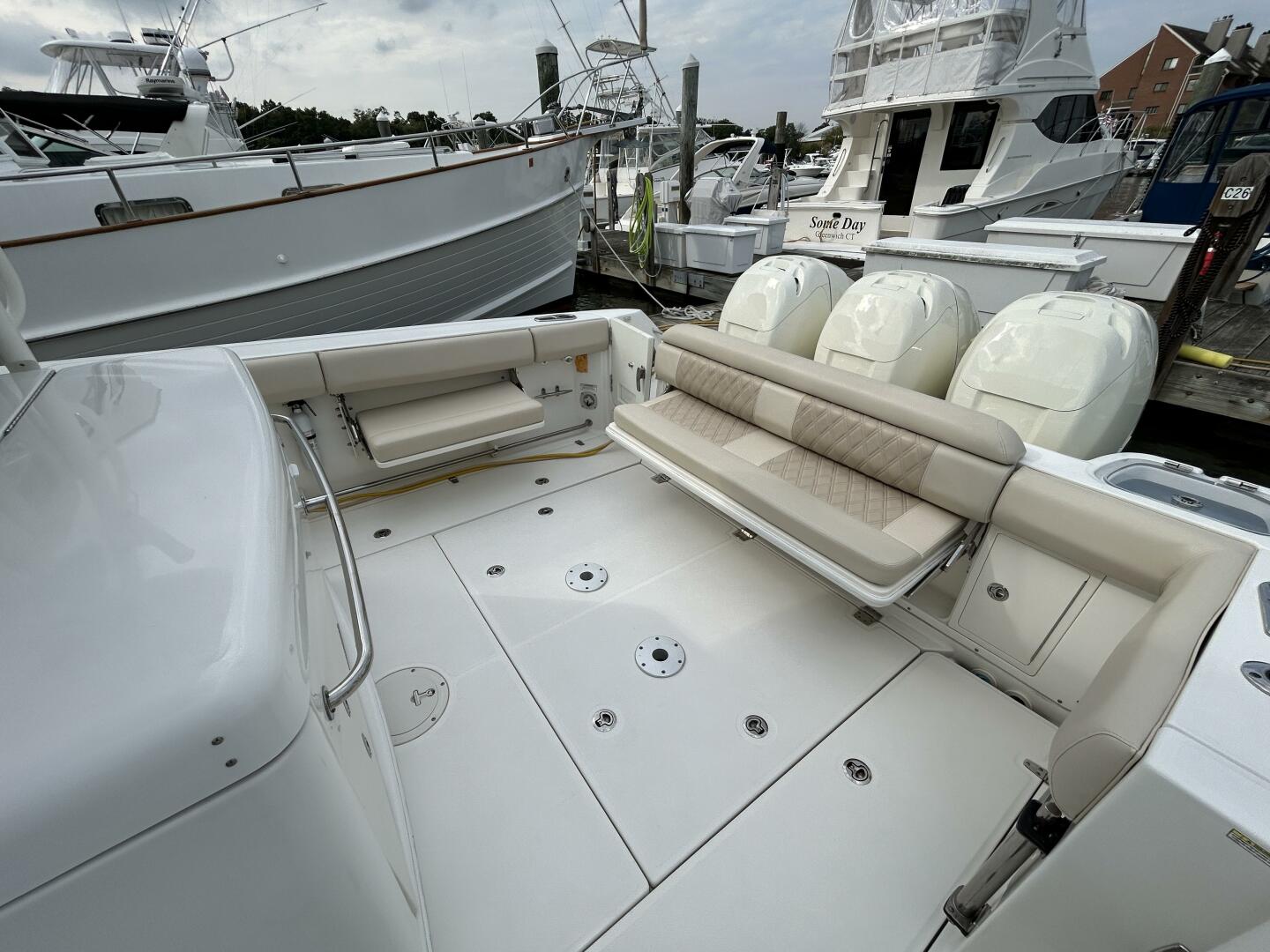 2017 Boston Whaler 370 Outrage - Image 7