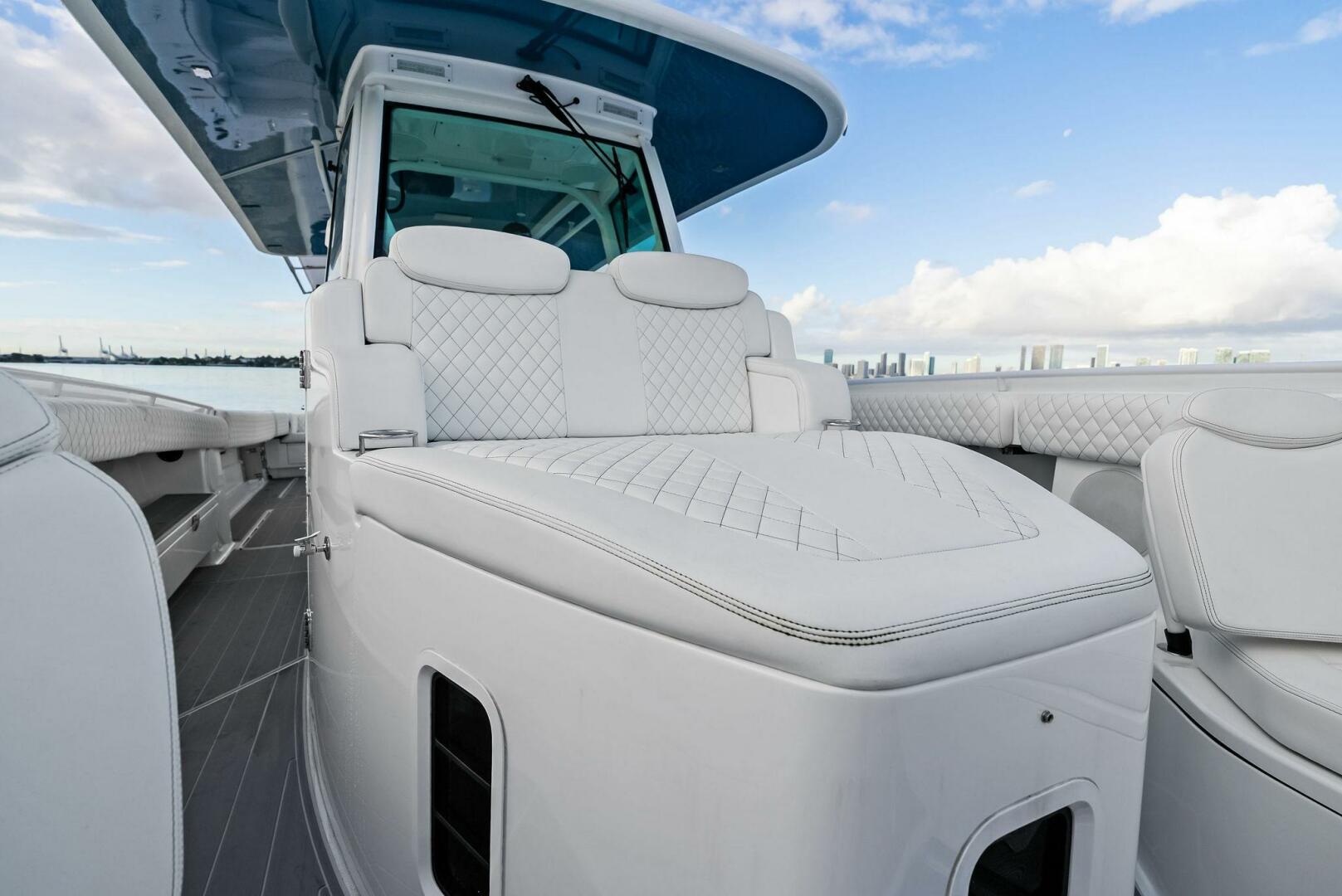 2023 HCB 42 Lujo - Image 24