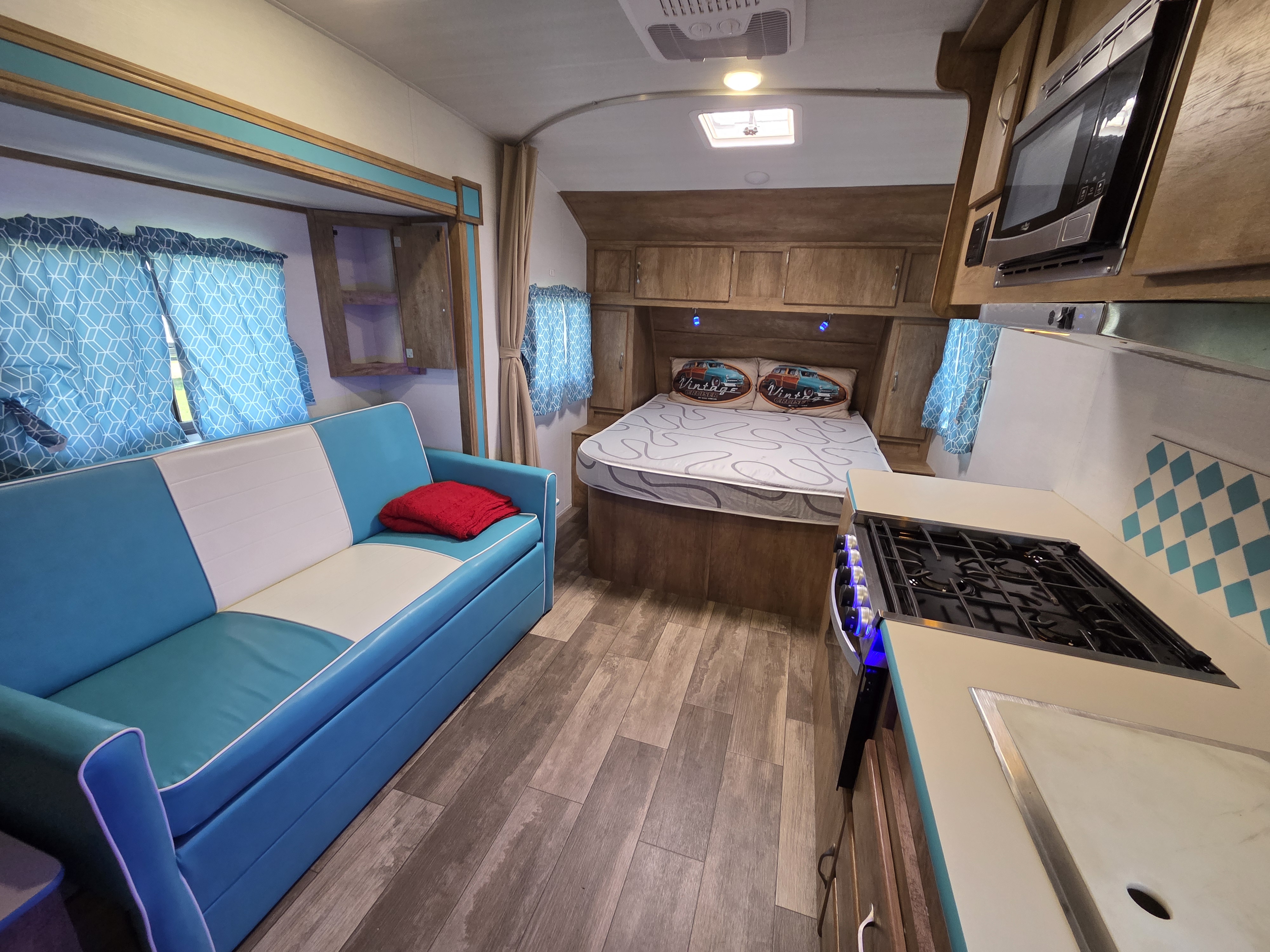 2024 Gulf Stream Vintage Cruiser 19CSK - Image 5