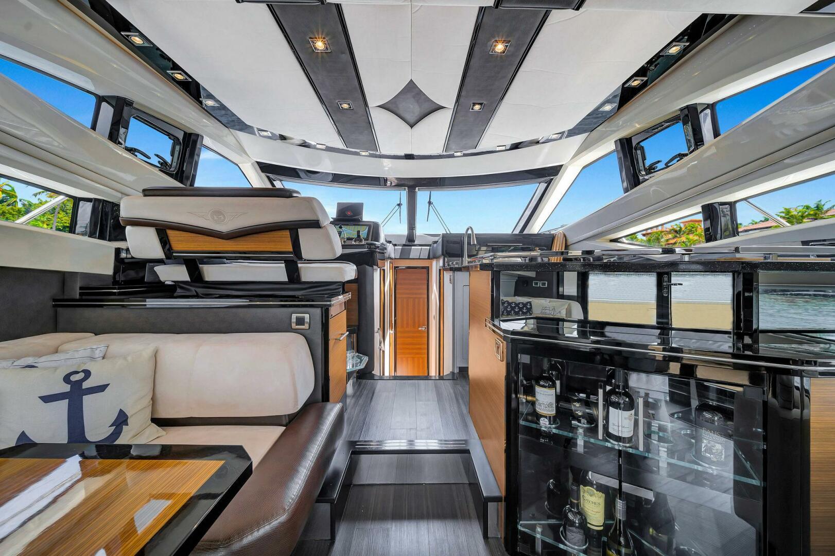 2011 Marquis - Image 34