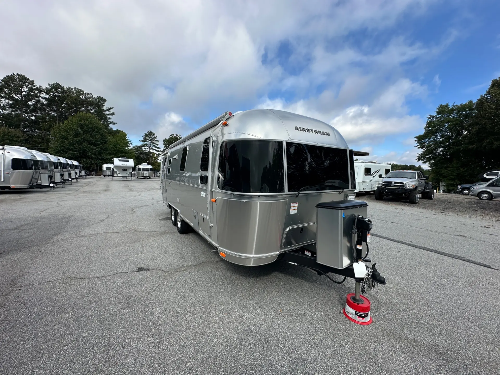 2027 Airstream Flying Cloud 25FB - Image 1