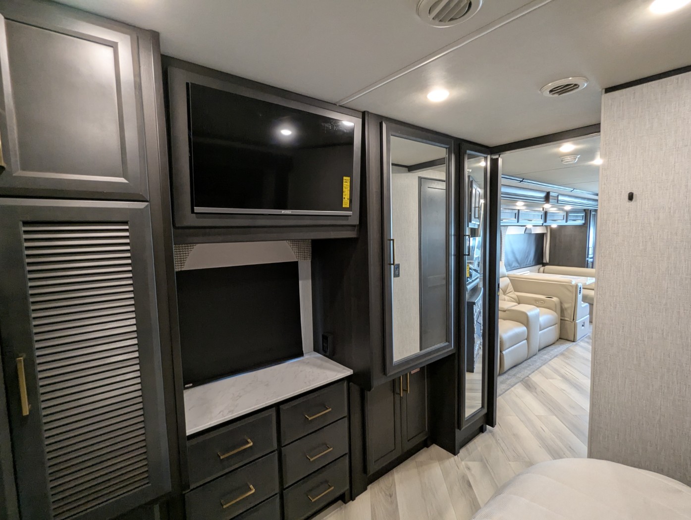 2026 Fleetwood Bounder 33C - Image 29