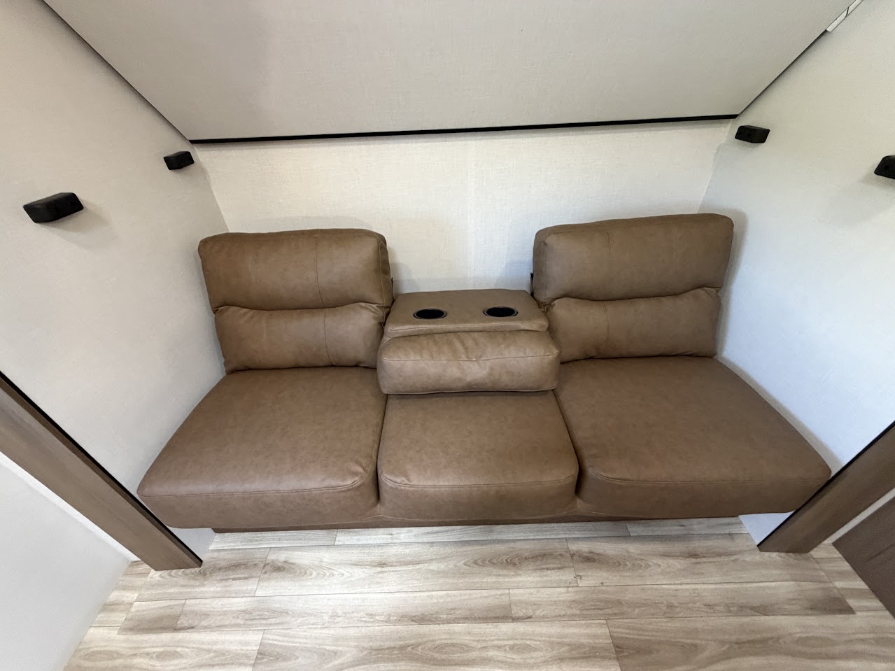 2027 VENTURE RV SPORTTREK 343VBH - Image 44