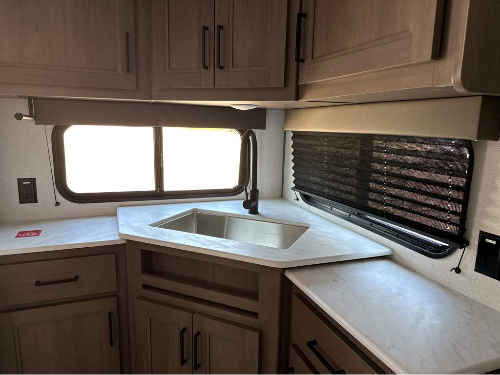 2026 GRAND DESIGN TRANSCEND 25MLX - Image 12