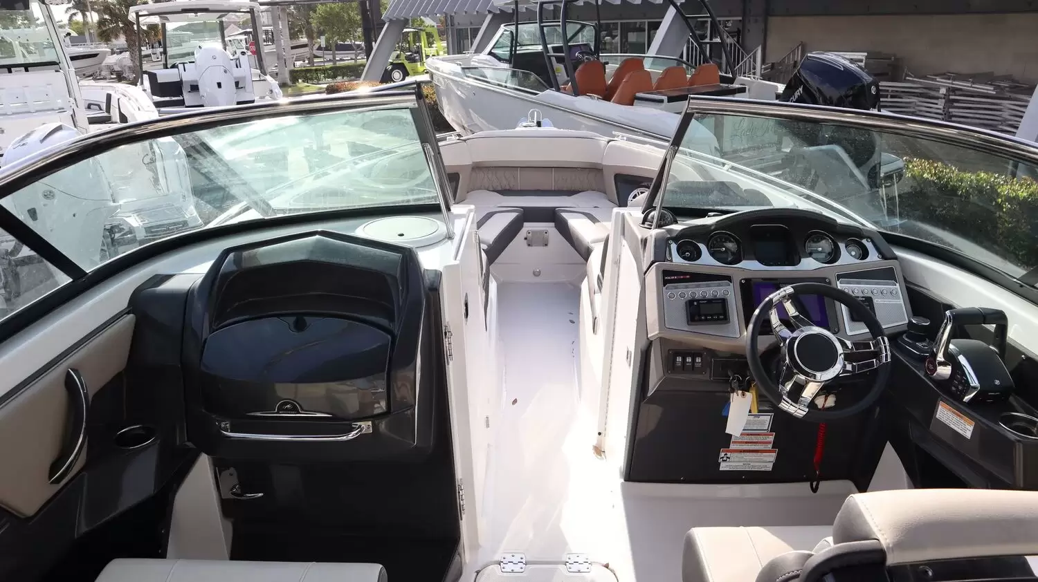 2024 MONTEREY 305SS - Image 3