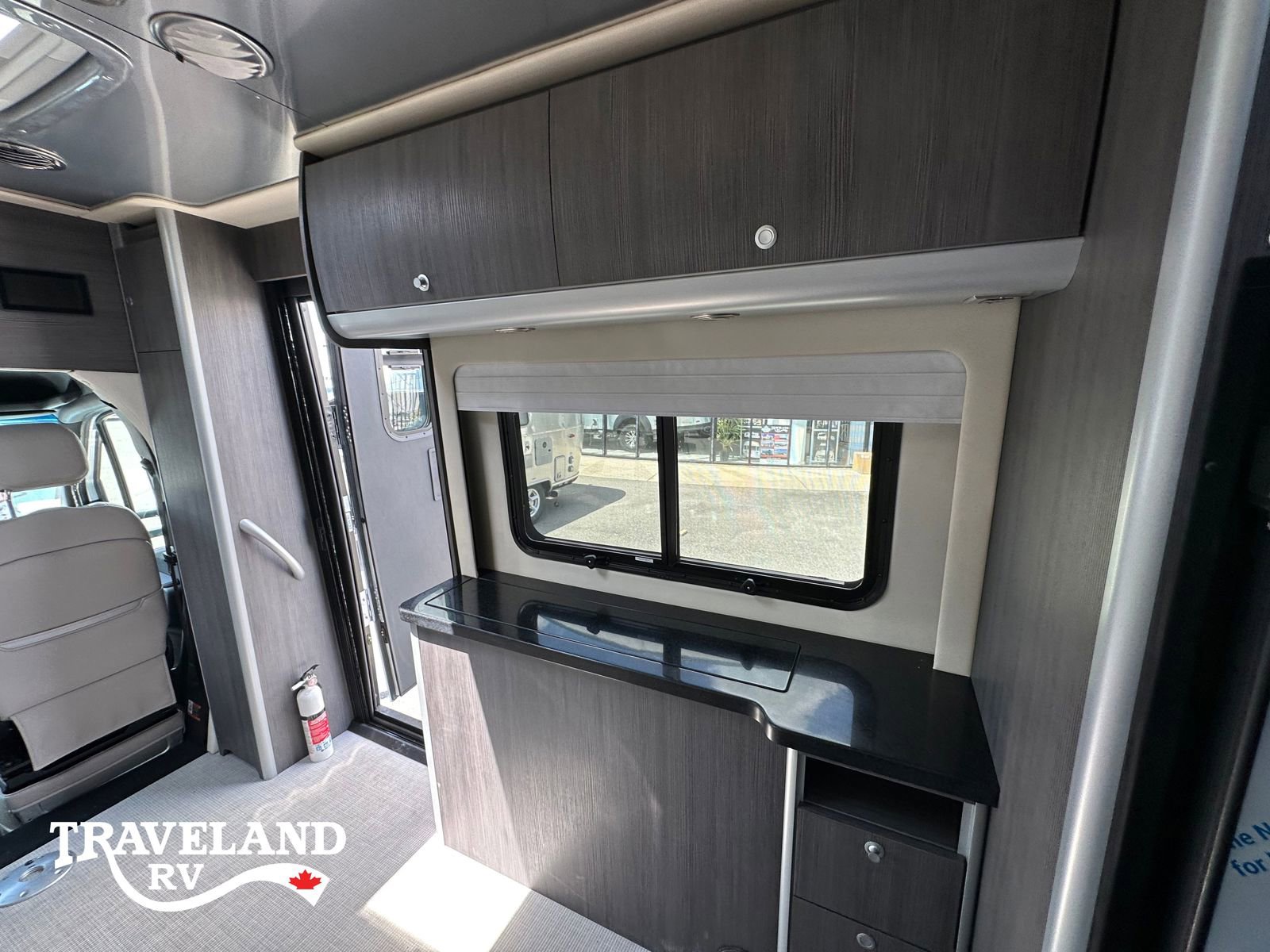 2025 Airstream Atlas Murphy Suite - Image 16